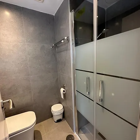 Moderno Centro De מארבלה